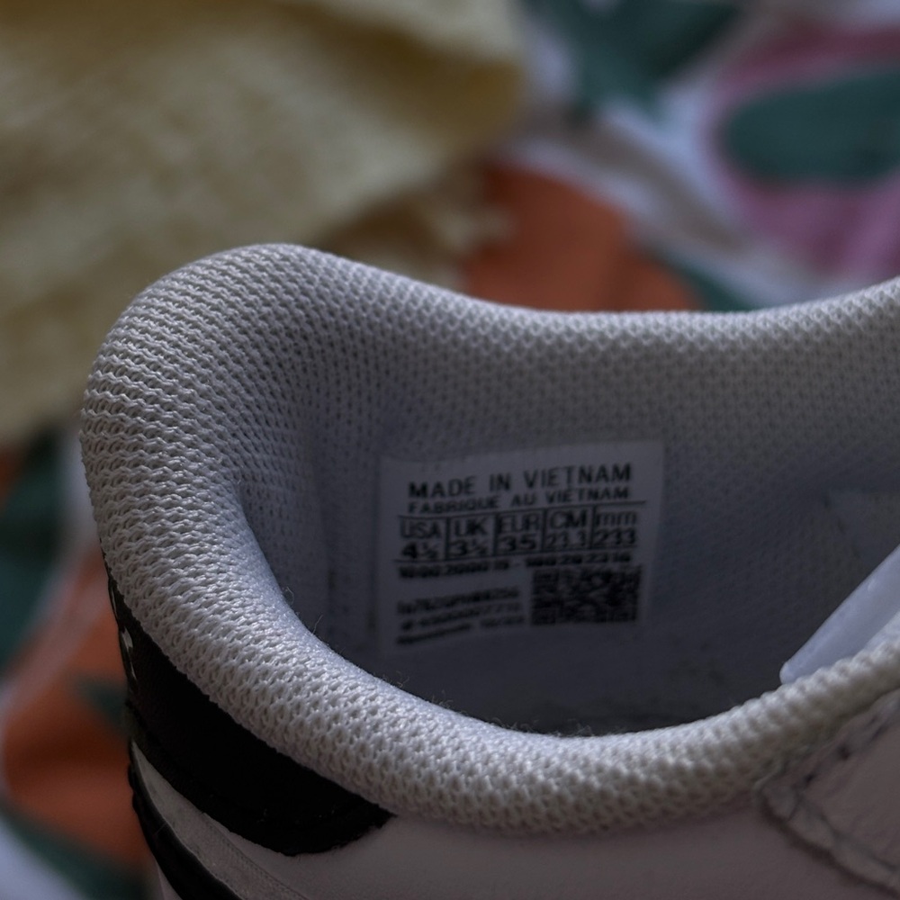 Women’s Reebok Sneakers - Picture 5 of 5